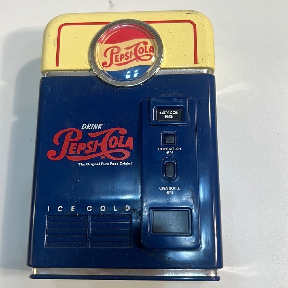 Vintage Pepsi-Cola change sorter‎